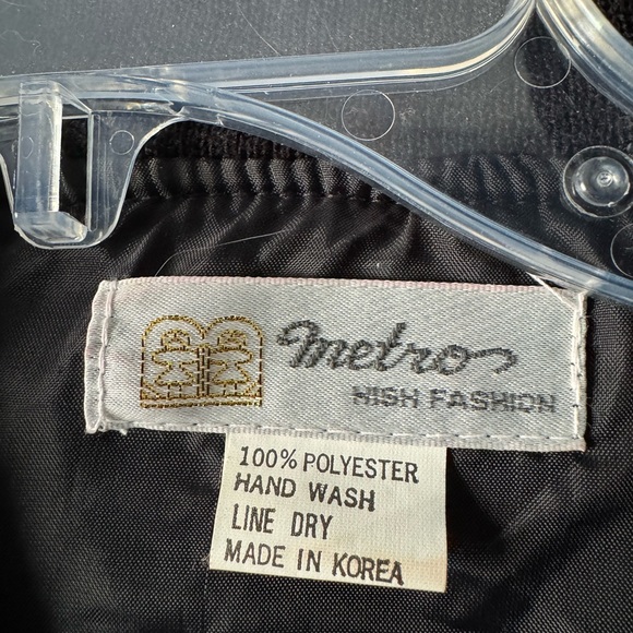 Vintage Metallic jacket silver and black tiger/cheetah back ground - Picture 6 of 6